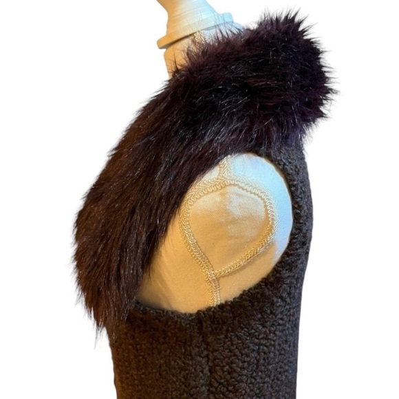 Ann Taylor Loft Brown/Bordeaux Knit Sweater Vest with Faux Fur Collar Size Small - Picture 8 of 12